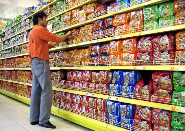 方便食品进入热销时期，供不应求状况持续